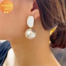 AYellowcat Rosa Branco Pérola Dangle Brincos Para Mulheres Bla Geométrico Acrílico Bola Redonda Pingentes Famale Elegant