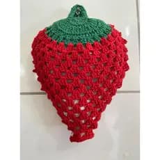 Puxa-Saco Morango de Crochê – Pegador Suporte Descanso de Panela Morango Feito à Mão Porta Sacola Suporte Sacolinha
