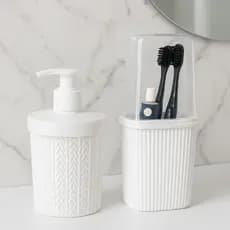 Kit Banheiro 2 Peças Plasútil – Branco | Porta Sabonete Líquido + Porta Escova com Tampa