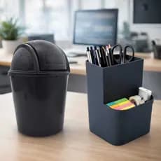 Kit Escritorio Com 1 Lixeira Mesa 2,4 Litros Tampa Basculante + 1 Porta Treco Organizador De Mesa Canetas Lápis Diversos