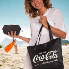 kit Bolsa + Estojo moda Praia Piscina Fecho Ziper Eco Bag Sacola Lavavel Impermeável Nylon Unissex Coca-Cola Notebook