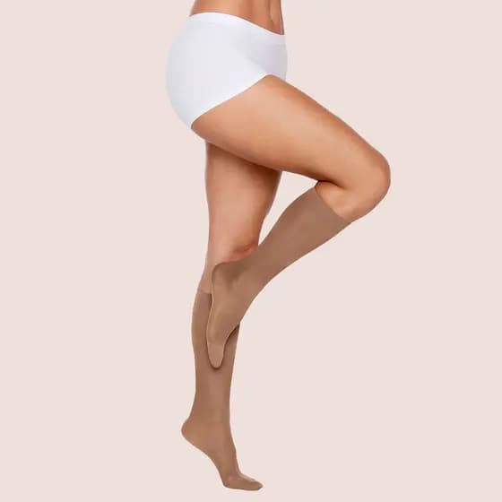 Meia Feminina Kendall 3/4 De Media Compressao 15-20 mmHg Modelo Com Ponteira
