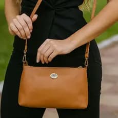 Bolsa Feminina de Couro Pequena e Elegante