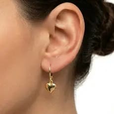 Brinco Argola Coração Pendente Banhado A Ouro 18k Romântico É um produto hipoalergênico.