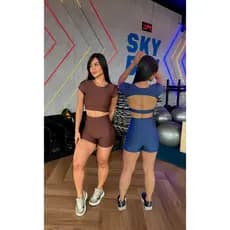 Kit 2 Conjunto Fitness Feminino Roupa de Academia Top Cropped Costa Aberta Short Curto Colado Corrida Crossfit