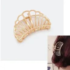Prendedor Piranha de Cabelo em Metal Dourado com Formato de Concha