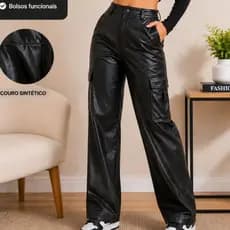 Calça Courino PU com Bolsos barra FLARE cintura alta HOT Preta/Coleção 2026/roupa feminina para festa/look festival rave
