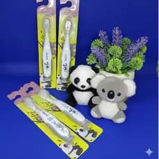 Escova de Dente Infantil Pandinha ou Coala  Iamo 1-3 anos 01 unidade