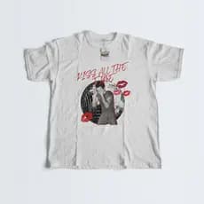 CAMISETA - HARRY STYLES -  KISS ALL THE TIME DISCO OCCASIONALLY - 100% ALGODÃO USEPOPVERSO