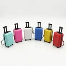 chaveiro mini mala de viagem eventos e brindes ideal para presentear alguém.