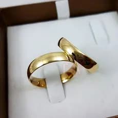 Par de aliança 4mm  Casamento e Noivados  Banhada 18k