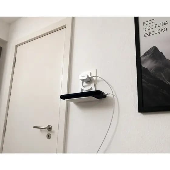 Suporte de Parede para Celular com Carregamento | Organizador de Carregador e Smartphone | Impressão 3D