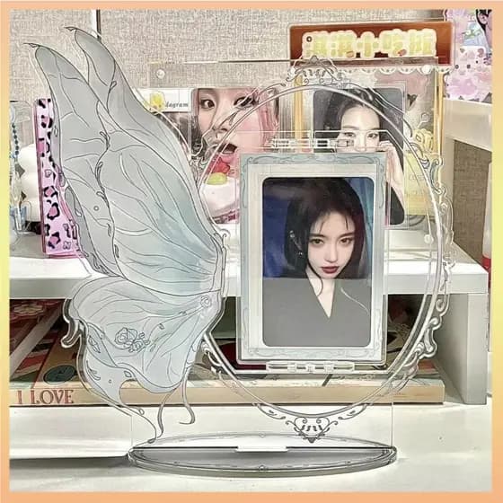 Porta-Cartões Fotográficos Acrílico Kpop Estilo INS Com Borboleta De 3 Polegadas Moldura De Ídolos Decoração De Mesa