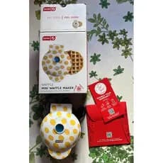 Mini máquina de waffle branca com desenhos de Waffles | Dash