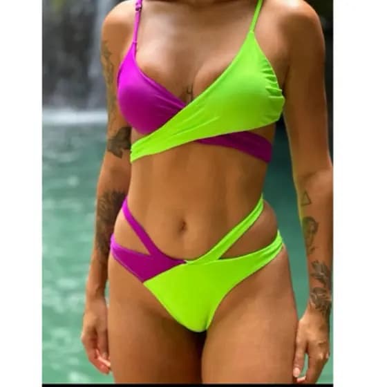 Biquíni Asa delta transpassado Bicolor moda blogueira praia