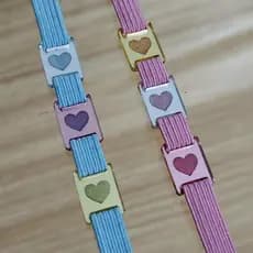 Mini Finalizadores/ Mini Passantes - CORAÇÃO - 1,3x1 cm - Para Encadernação - Elástico de 7mm