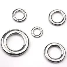 50 Pçs / Saco Pesca Anel Sólido 304 Snap Anel De Divisão De Aço Inoxidável Isca De Pesca Atacar Conector Heavy Duty Iscas Chumbo Anel Jigging