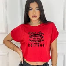 Cropped estampado Só um golinho, carnaval