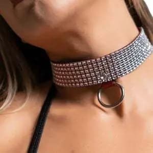 Coleira com Stras Spack Courinho Preto Vermelho Dia dos Namorados C Coleira Feminina Coração Corrente