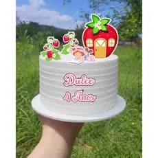 Topo de bolo/ topo de bolo moranguinho/ topo de bolo personalizado.