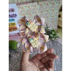 Laço chocolate. Chocolaço. Laço tema doce. Doceria. Par de laços chocolate. Laço infantil menina.