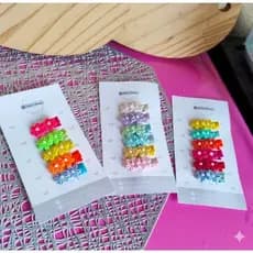 Kit Mini presilha para bebê menina com antideslizante RN. Kit com 5, 6 ou 16 mini lacinhos no bico de pato para bebês.