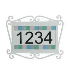 Placa para Número de Casa Com Moldura Branca e Arabescos com Mosaico de Pastilhas Tons Pastéis