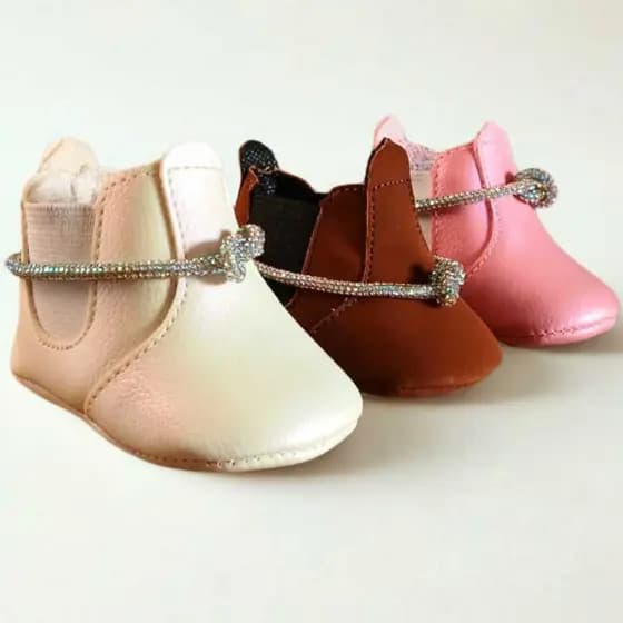 Bota Jequinha Mini Diva – Delicadeza e Luxo para Bebê Menina