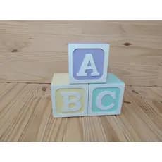 Trio Cubo Abc Decorativo Mdf Pintado 11x11x11 A - Lilás / B - Amarelo / C - Verde Bebê