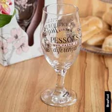 Taça de vidro para vinho personalizada para frase Pessoas que fazem a diferença 385ml na caixa para presente taca copo