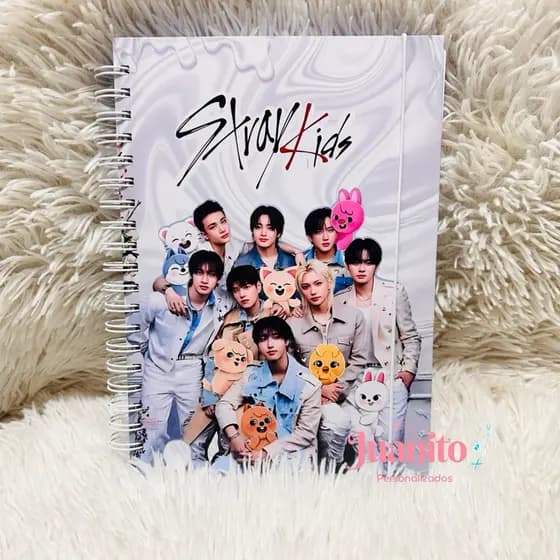Caderno Universitário Stray Kids