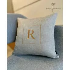 Almofada Quadrada Personalizada Inicial Bordada 45x45 Com Enchimento Linho Veludo Decoração Cama Posta Casa