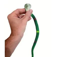 Cobra de Borracha flexível Assustadora Serpente Macia Pegadinha Brinquedo 75 Cm