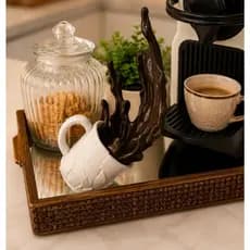 Caneca Decorativa com Efeito Café Derramando | Enfeite Decorativo Elegante para Café