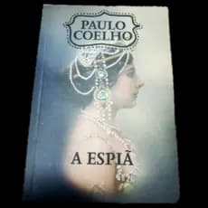 A Espiã - Paulo Coelho - Livro Usado - Bazar de Livros Usados