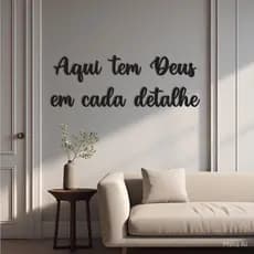 Quadro Aqui Tem Deus Em Cada Detalhe Decoração Frase em Mdf 3mm Preto
