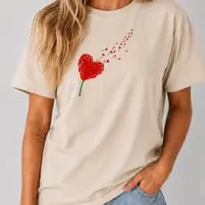Camiseta Feminina Estampada Coração Flor Vermelha Casual AlgodãoT-Shirt Romântica Estilosa