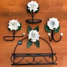 Kit banheiro completo 4 peças rustico flores decorativas artesanais cor branco