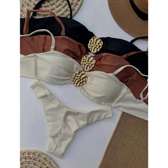 Biquíni com bojo e detalhe dourado orgânico com calcinha asa delta fio duplo moda blogueira verão