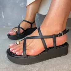 Sandalia Flatform Feminina Tratorada Vizzano Dedinho Metal