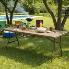 Mesa Dobrável 1,80m Vira Maleta com Alça Rattan Marrom | Portátil P/Eventos,Festas e Áreas Externas | Trava de Segurança