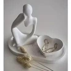 Kit decorativo 3 peças estatueta/ coração/bandeja oval