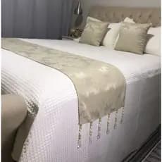 Jogo Peseira / Xale Cama CASAL QUEEN Jacquard Pedrarias 2 capas de almofada