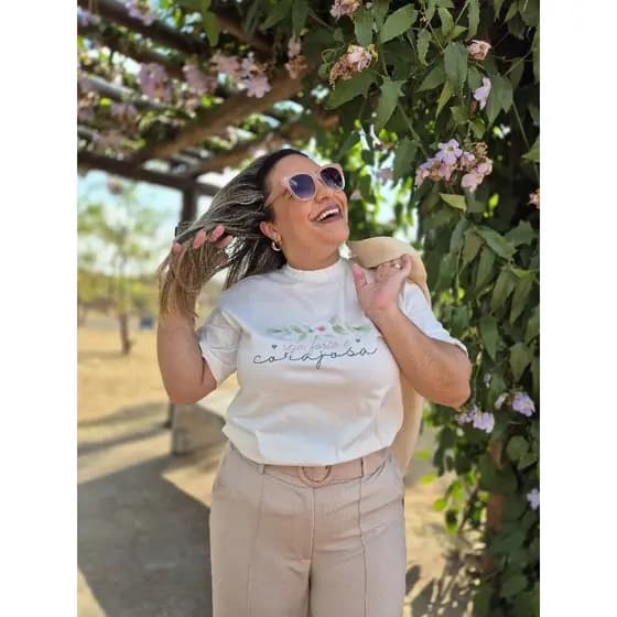 Camiseta, Camiseta Cristã, Gospel, Frase, Bíblica Forte e Corajosa