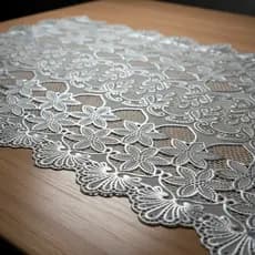 Toalha Caminho de Mesa em Renda Dourada Ouro Brilhante para Mesa de Jantar 4 e 6 Lugares