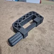 Abraçadeira de Fixação Volante Logitech G29 G920 G923 G27 G25 DFGT – Impressão 3D Reforçada