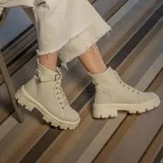 Coturno Feminino Dora Tratorado Bota GuGi Com Fivela Lateral Blogueira 215-GG Queima de Estoque