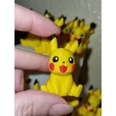 Brinquedos/ Miniatura Pokémon Pikachu colecionáveis