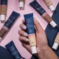 Kit Com 2 Bases Antioxidante Efeito Matte Cores Claras e Medias