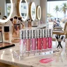 Shine Gloss Bella Femme Textura leve e brilho sofisticado para seus lábios
